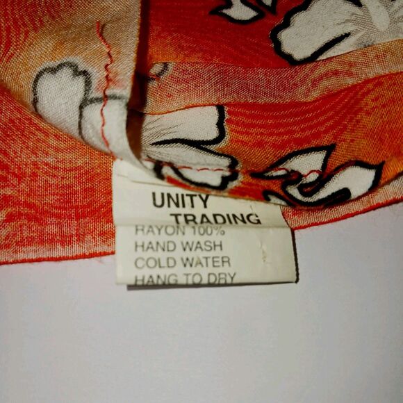 Striking Unity Trading Scarf/wrap 60" X 42 1/2" Orange Hawaiian Floral Tropical - Picture 3 of 3